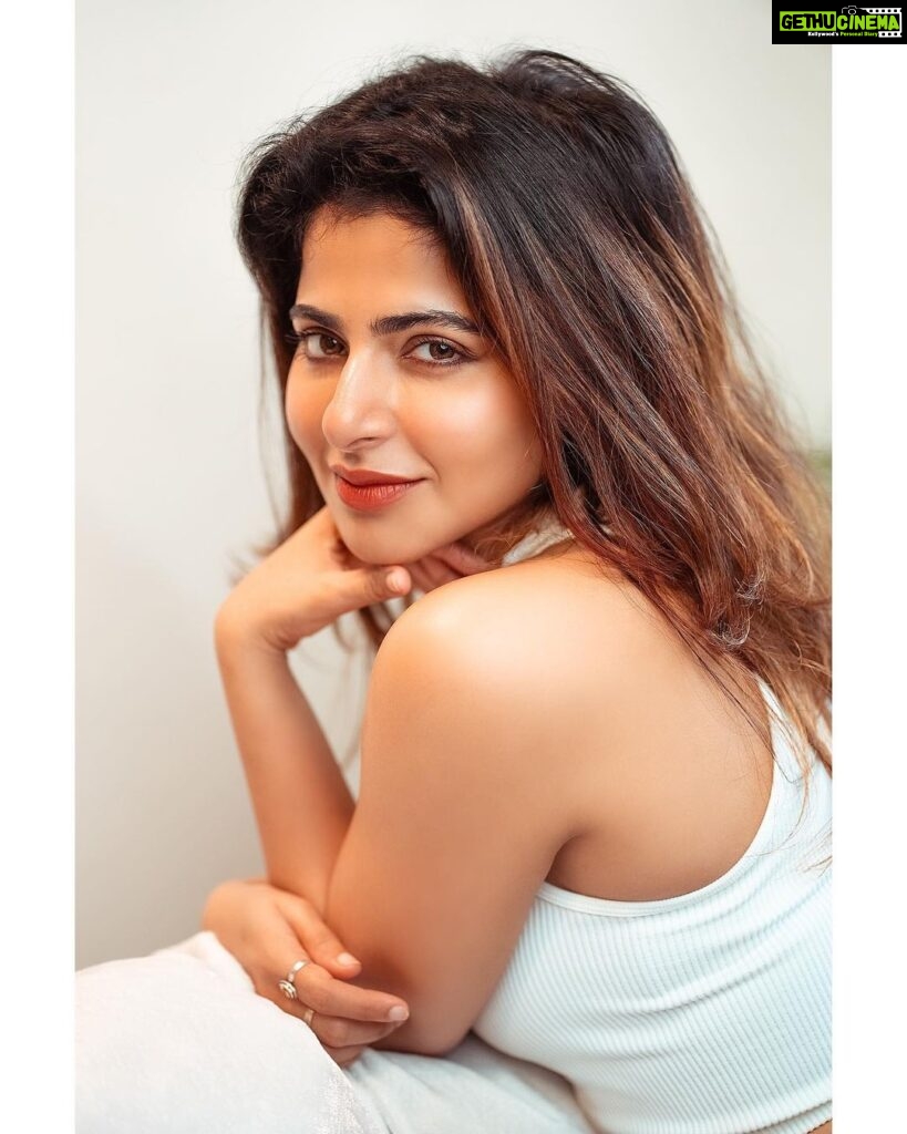 Iswarya Menon Instagram - Less stress more chill🤪😝 . . @storiesbypreetham