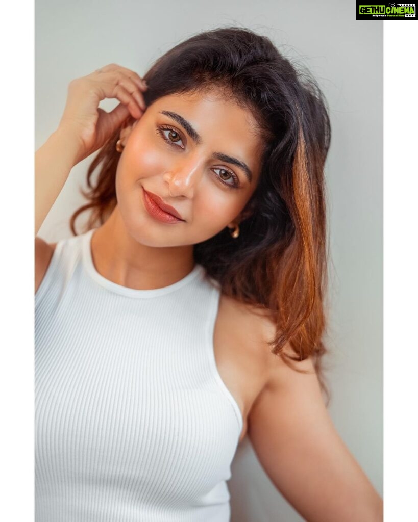 Iswarya Menon Instagram - Less stress more chill🤪😝 . . @storiesbypreetham