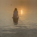 Iswarya Menon Instagram – Sunset by the Dead Sea 🌅🌊
.
#deadseajordan