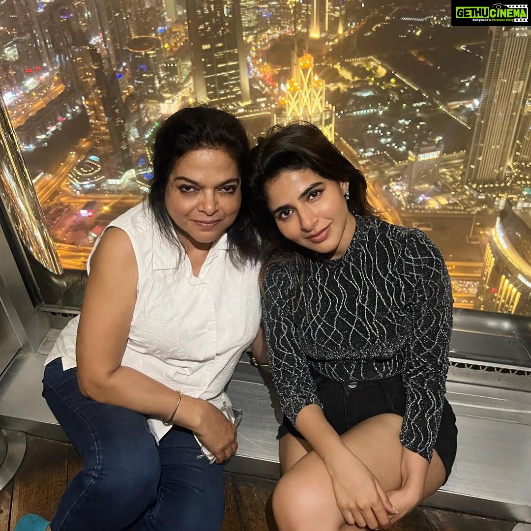 Iswarya Menon Instagram - #dubai photo dump 🌸 . @gtholidays.in