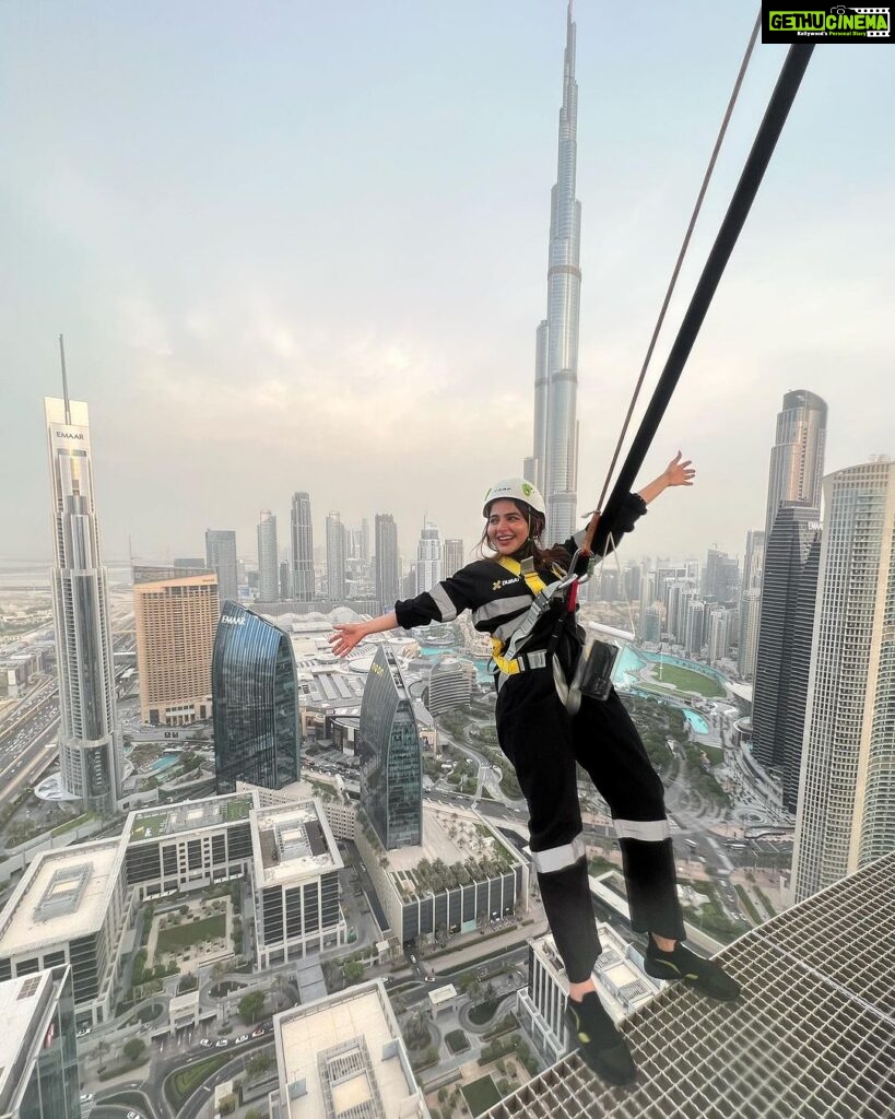 Iswarya Menon Instagram - “Edge walk” literally 😳 Never knew that walking & swinging on the edge of an open building wil be fun 😳 . @gtholidays.in ♥️ Karthik & @rajeesh_raju_ thank you for making my #dubai experience truly amazing.