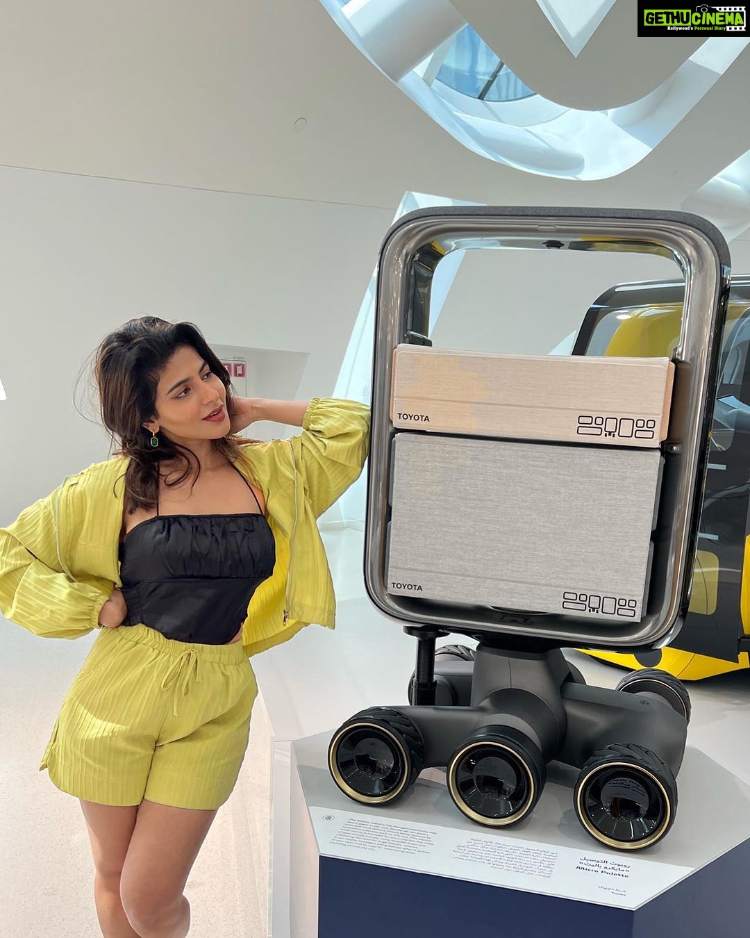 Iswarya Menon Instagram - Thank you @gtholidays.in for ensuring mum & I are having an incredible time at #dubai 💕🏆 . #mumdaughtervacay #futuremuseumdubai