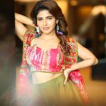 Iswarya Menon Instagram - Hi! Can I have your attention for 2 mins? 🥰 Ok now since I have got your attention, all I wanna say is I Love youuuuuu 💋 . Stylist- @saranya_raov 📷- @ganeshpeddireddy Outfit: @capisvirleo Styling assistant- @_anok_ok