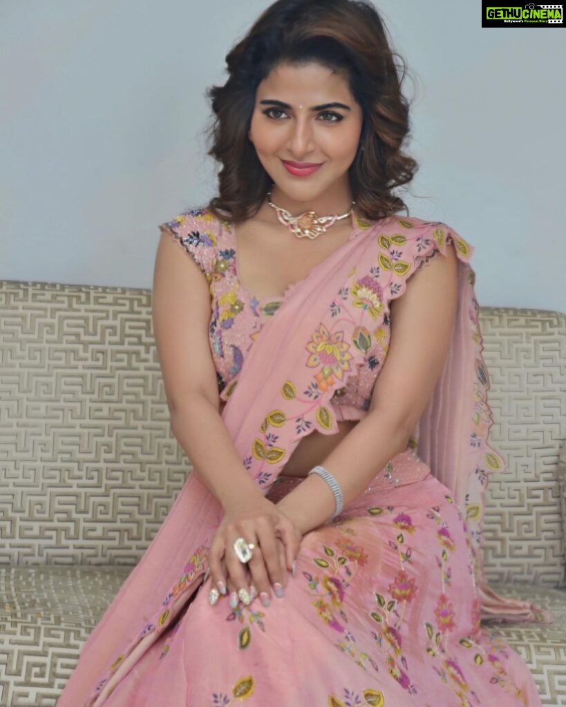 Iswarya Menon Instagram - Did you know that there are 129 shades of pink colour with names 🤯💖 . Stylist- @saranya_raov Outfit: @kaastaanbydivaajain Styling assistant- @_anok_ok