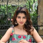 Iswarya Menon Instagram – My Love for raw candid images ♥️ 
Btw what you doing being Sunday? 🤩
.

Stylist- @saranya_raov
Outfit: @capisvirleo
Styling assistant- @_anok_ok