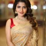 Iswarya Menon Instagram – #latepost
.
Always wanted wear a golden saree for an event! 👑
So this is how I looked for the pre release event of #spy ♥️

.
📷 @ganeshpeddireddy 
Stylist- @saranya_raov
Jewellery- @treasureboxoriginals 
Styling assistant- @_anok_ok 
Hair- @sknsankar