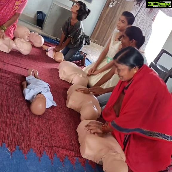 Jackie Shroff Instagram - Organised First Aid Awareness for the villagers near the farm house, with the help of Deenanath Mangeshkar Hospital Doctor's team 🙏 #JKFoundation #Grateful