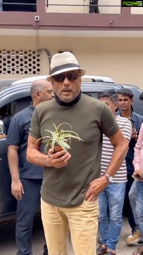 Jackie Shroff Instagram - The evergreen Jackie Shroff spreading his message of environment positivity everywhere he goes. Whether it’s during work or play, he never misses a chance to inspire his fans #JackieShroff @apnabhidu #greenchampion #planetpositive #pedlagao #plantmoretrees