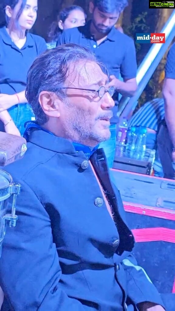 Jackie Shroff Instagram - Check out this mesmerising video of Jackie Shroff as he gives the most lively singing session! #jackieshroff #jackieshrofffans #explorepage #explore #trending