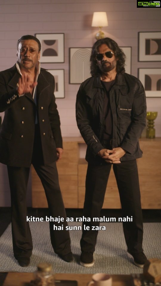 Jackie Shroff Instagram - oopss…humne galti se spoiler de diya kya? 👀 not possible! kyunki Hunter ke ek ek episode mein hai itne twists and turns… par tum smart bano, aur spoiler mat do! warna 👊😠 #HunterOnAmazonminiTV streaming now #MyminiReel #miniReelMegaFeel @suniel.shetty @apnabhidu @rahuldevofficial @imeshadeol @barkhasengupta @karanvirsharma @batraalok8 @dir_prince_dhiman @saregama_official @yoodleefilms