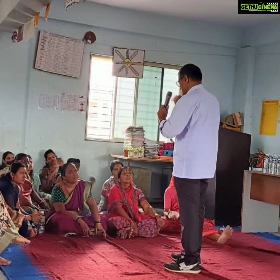 Jackie Shroff Instagram - Organised First Aid Awareness for the villagers near the farm house, with the help of Deenanath Mangeshkar Hospital Doctor's team 🙏 #JKFoundation #Grateful