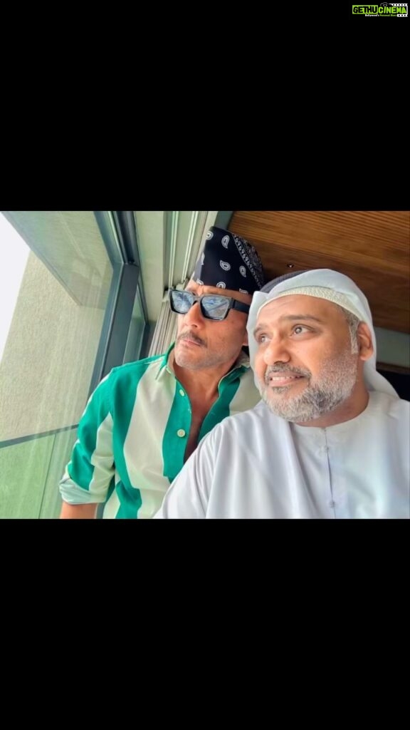 Jackie Shroff Instagram - ماذا أقول عن هذه الشخصية الاستثنائية والمرحة في عالم بوليوود يتكلم مباشرةً من قلبه فهذا أحد ابطال طفولتنا واللذين أصبحوا أساطير عالم الفن والذي شعرت أنني قريب جدا لقلبه #جاكي_شروف قريبا على قناتي في اليوتيوب What can I say about this exceptional & wonderful personality who win many heart in Bollywood he speaks directly from his heart , he is one of our childhood heroes who became legend, I felt very close to his heart #jackieshroff. Soon on my YouTube channel @apnabhidu #explore #bollywood #cinema #interview #mumbai #india #uae #abudhabi #HAMADREYAMI #اكسبلور #بولييود #سينما #حوار #لقاء #مومباي #بومباي #الهند #الإمارات #أبوظبي #حمد_الريامي