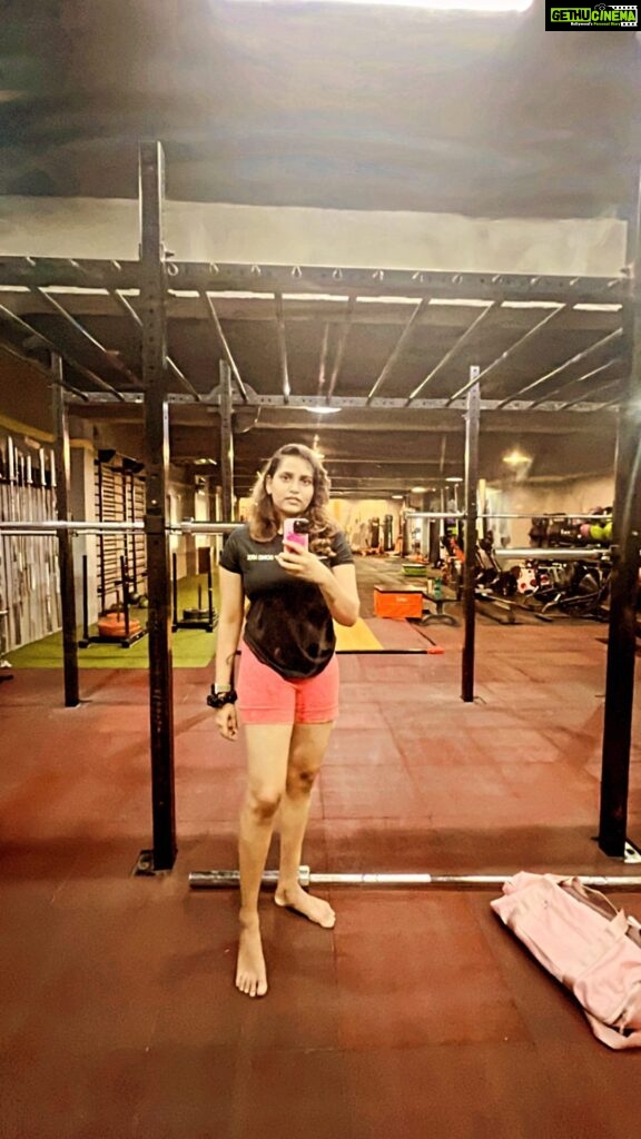 Jacqueline Fernandas Instagram - “Pull-Up Chronicles: From ‘Nah, I Can’t’ to ‘Nailed it... with a Little Help!’” And more progress to go 🙌 Thanks you so much @editfitness 🙏 @cnpaulpradeep coach thanks 😊