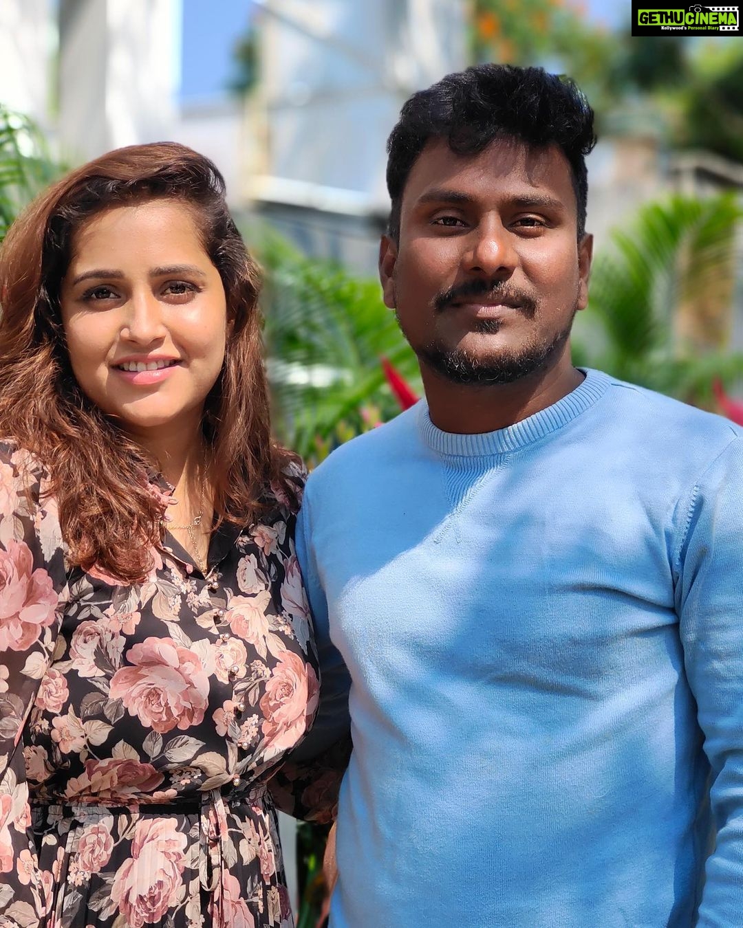 Jacqueline Fernandas Instagram - Happy birthday gundu 🤩.. This person, this bloody person @kabir_100395 who I never thought will become this important person to me , who made me feel tht friendship is most wanted for once life. You always cared for me , trusted me , kept my secrets, was there in all my downtime, treated me like a child , who made me feel tht I m the happiest person to be with … All I wanted to say my wonderful friend is u do so many things to make others life happy and easy, from this birthday I want u , ur life to be filled with love and happiness, stop giving and start getting Bro .. u deserve to be happy 🖤🖤 Love you bro @kabir_100395 💛 (Note : edhu unnaku puriyathu ennaku call pannu nanae explain panra 😂) #friendship #nanbanda #birthdaywishes #happiness #gundu
