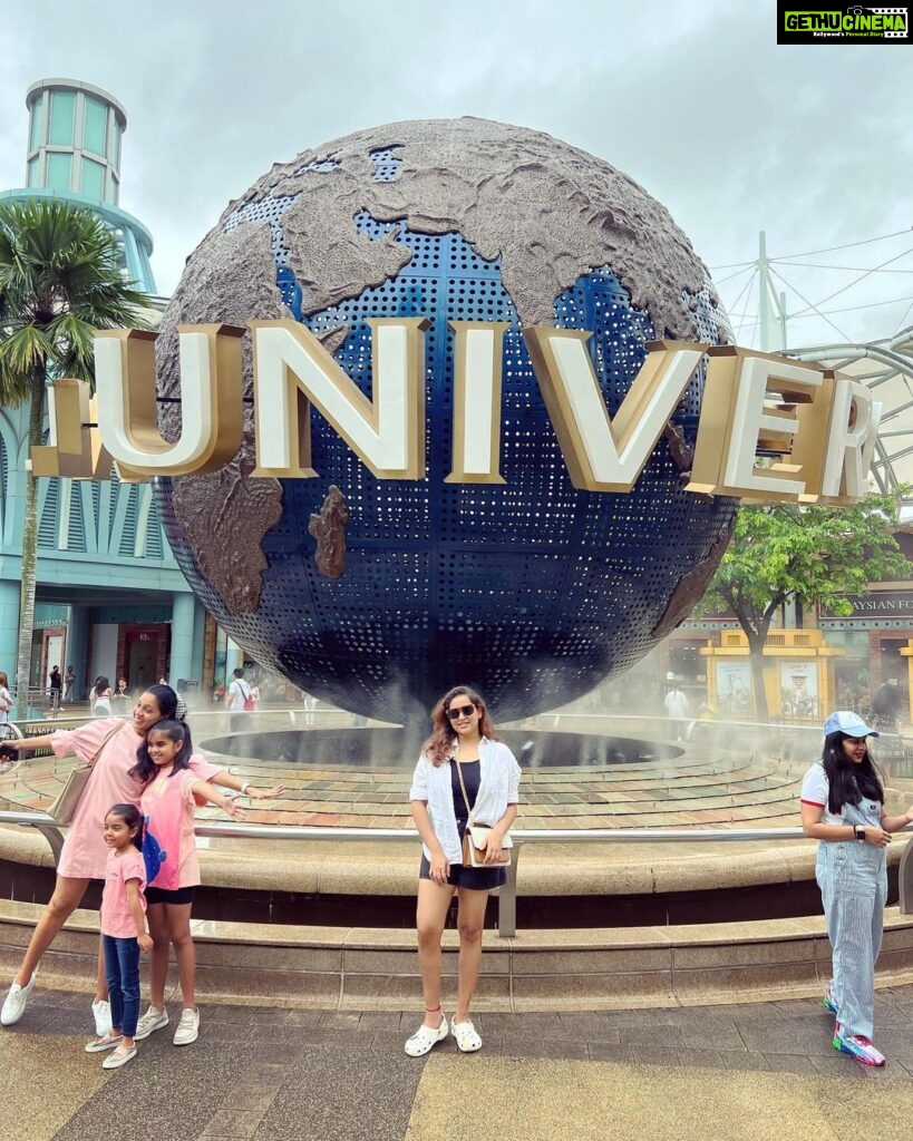 Jacqueline Fernandas Instagram - Universal mode : activated #universalstudios #hollywood #minions #trasformers #love #bts #fun #happiness #bestvacations Universal Studios Singapura