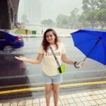Jacqueline Fernandas Instagram - Drenched in love 🤍 #singapore #vacation #love #rain #bts #lyf #moment Singapore