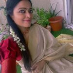 Janani Iyer Instagram - Onaashamsagal! 🌸 #onam2023 #onam #onamcelebration