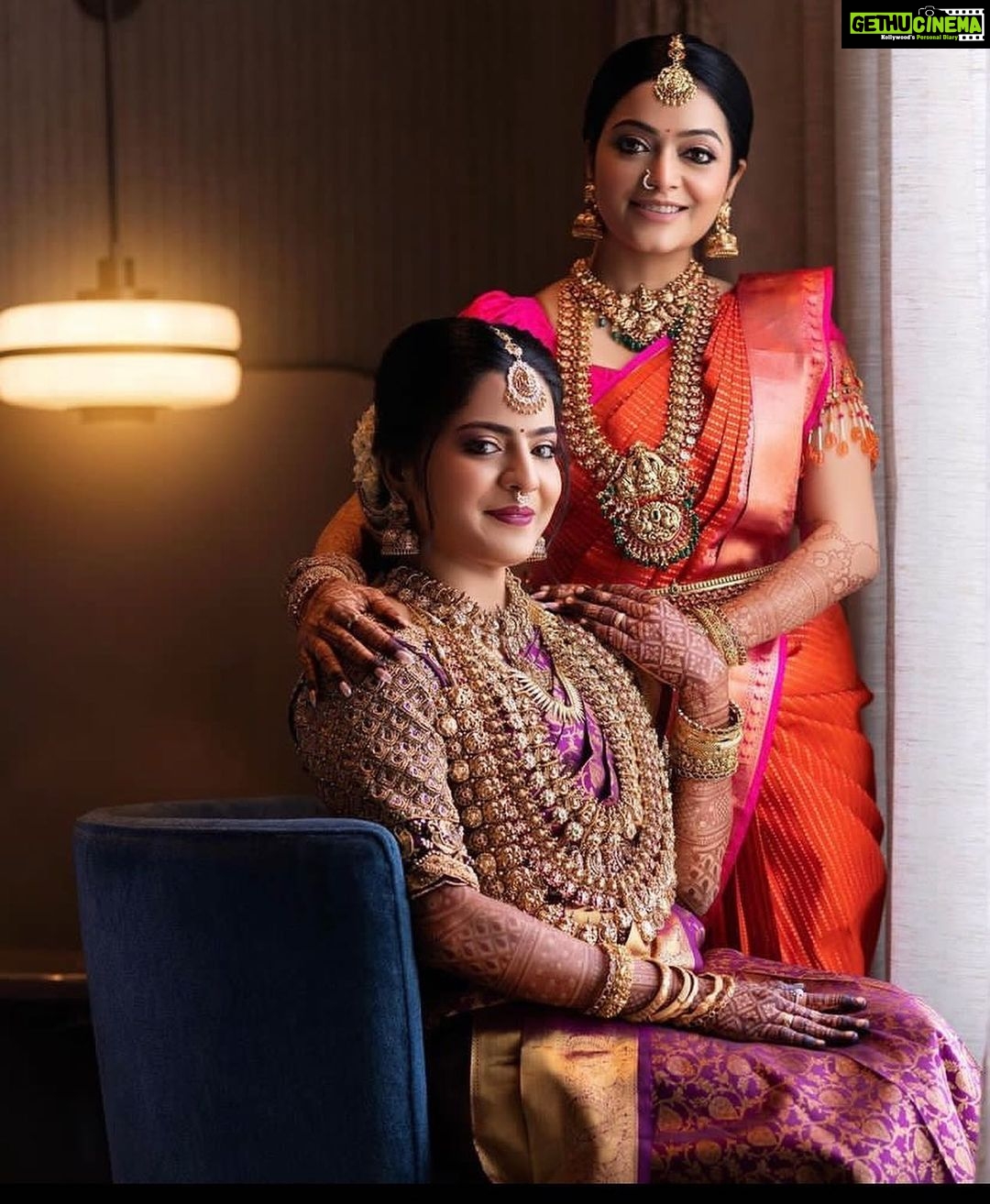 Janani Iyer Instagram - It’s been a WEEK and I still can’t believe my younger sister got hitched. From fighting like crazy to borrowing clothes, from making the other one the target of mom's anger to a shoulder to lean on and share the troubles in life, the bond between sisters is much deeper than it seems. But when the time comes when you have to say goodbye to them as they begin writing a new chapter in their lives, you are left with an empty space. I know you’ve got him to protect you from now.however, I am not going to stop protecting you ever, my little angel! I wish you a lifetime of exciting adventures. You are the happiest bride I have seen in decades, I hope your happiness never fades away. I am so happy that you have finally met the man of your dreams. Congratulations on your marriage. God bless you both! ❤️❤️❤️ @krithika_ramanioffl @aravind.ashok_ Photographer- @shadowsphotographyy @shadowsphotographyy Make up- @lakshmiajay_makeupartistry Hair- @mani_stylist_ Jewellery- @new_ideas_fashions