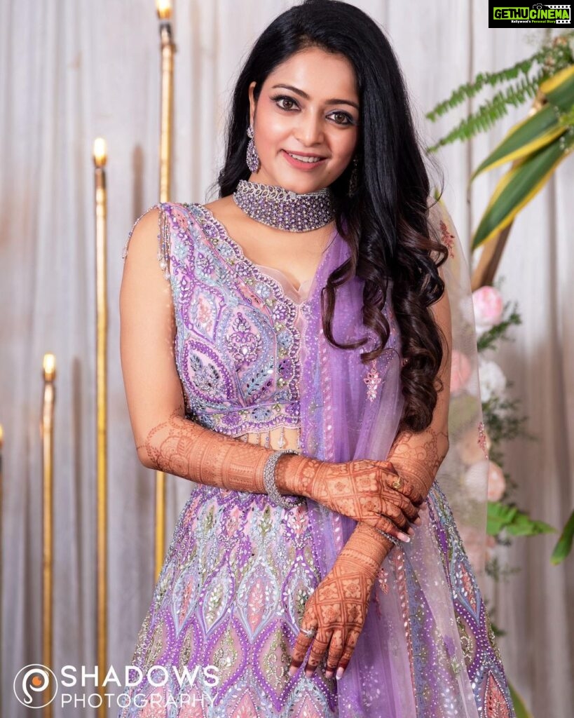 Janani Iyer Instagram - Sister’s wedding spam! Day-2 :What I wore for the reception! Outfit- @diademstore.in Hair- @mani_stylist_ Photography- @shadowsphotographyy @ajay_shadowsphotography Jewellery- @new_ideas_fashions