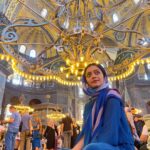 Janani Iyer Instagram - Can’t believe how much history and beauty is packed into one city! 🕌😍 Travel partner- @gtholidays.in #turkey #istanbul #bluemosque #hagiasophia #wanderlust İstanbul - Türkiye