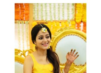 Janani Iyer Instagram - Enga Veetu Kalyanam! ❤️🎉 Photo spam begins Day-1 #Mehendi Function Weddings are incomplete without mehendi! Outfit- @varvidesigns Photographer- @say_eee_haa_photography Mehendi- @saras_bridal_artistry @snehas_muheni