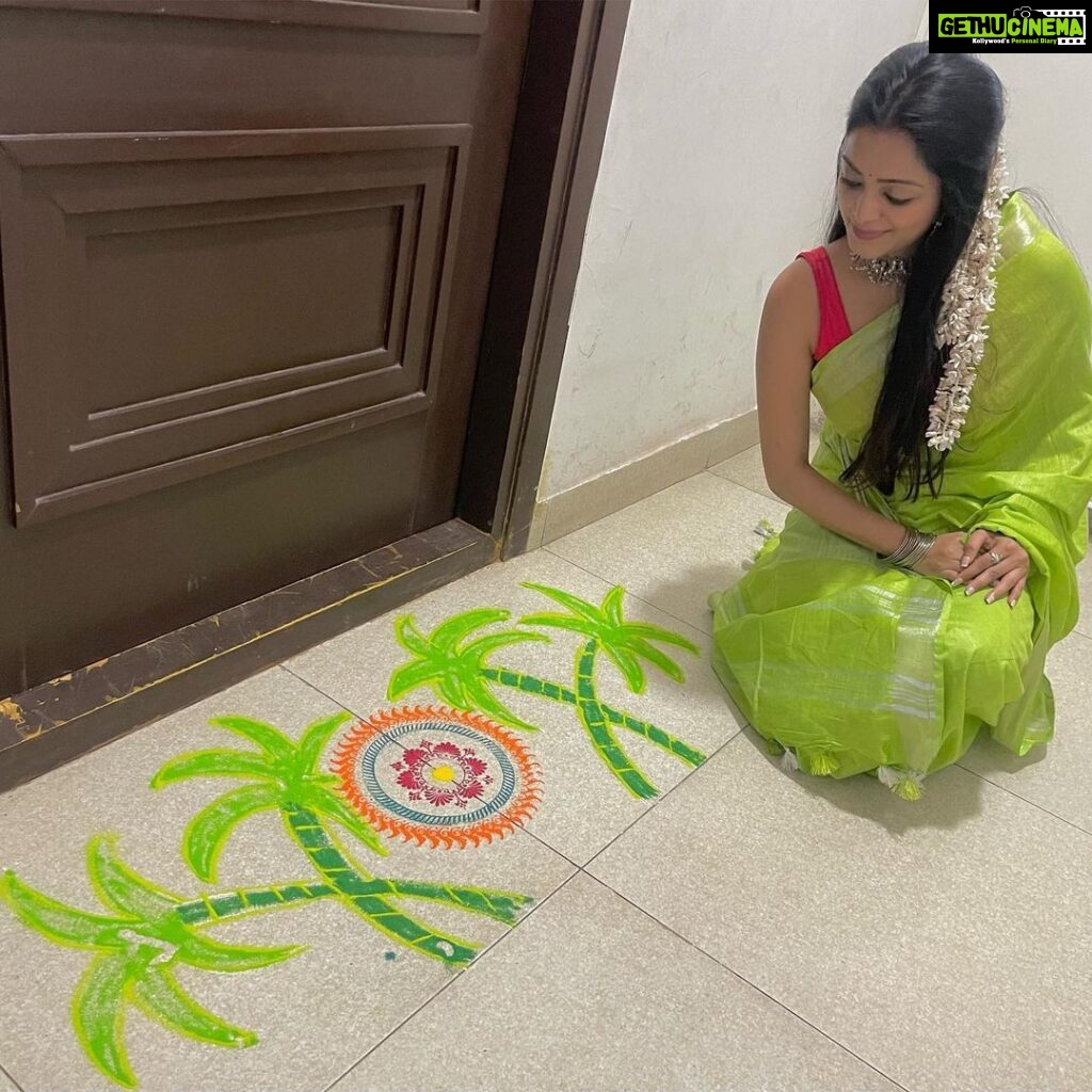 Janani Iyer Instagram - அன்பு பொங்க, ஆசைகள் பொங்க, இன்பம் பொங்க, இனிமை பொங்க என்றும் உங்கள் வீட்டில் மகிழ்ச்சி பொங்க பொங்கலோ பொங்கல் வாழ்த்துகள்! 🌞 #pongal #celebration #happypongal