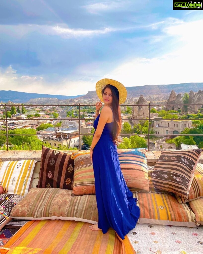 Janani Iyer Instagram - Oh, the places you’ll go! ❤️ Travel partner- @gtholidays.in Kapadokya/Goreme