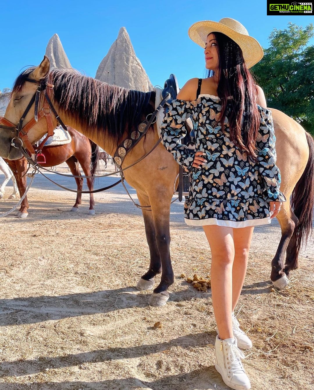 Janani Iyer Instagram - The fairy chimneys in Cappadocia are truly a-stone-ishing. Travel partner- @gtholidays.in Kapadokya/Goreme