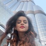 Jayshree Soni Instagram - Don’t forget just smile 😀 Photo credits: @adinlove6 #dubai #photooftheday #instaphoto #instacapture #random #click #classic Bhurj Khalifiya, Dubai