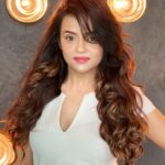 Jayshree Soni Instagram - Don’t forget just smile 😀 Photo credits: @adinlove6 #dubai #photooftheday #instaphoto #instacapture #random #click #classic Bhurj Khalifiya, Dubai