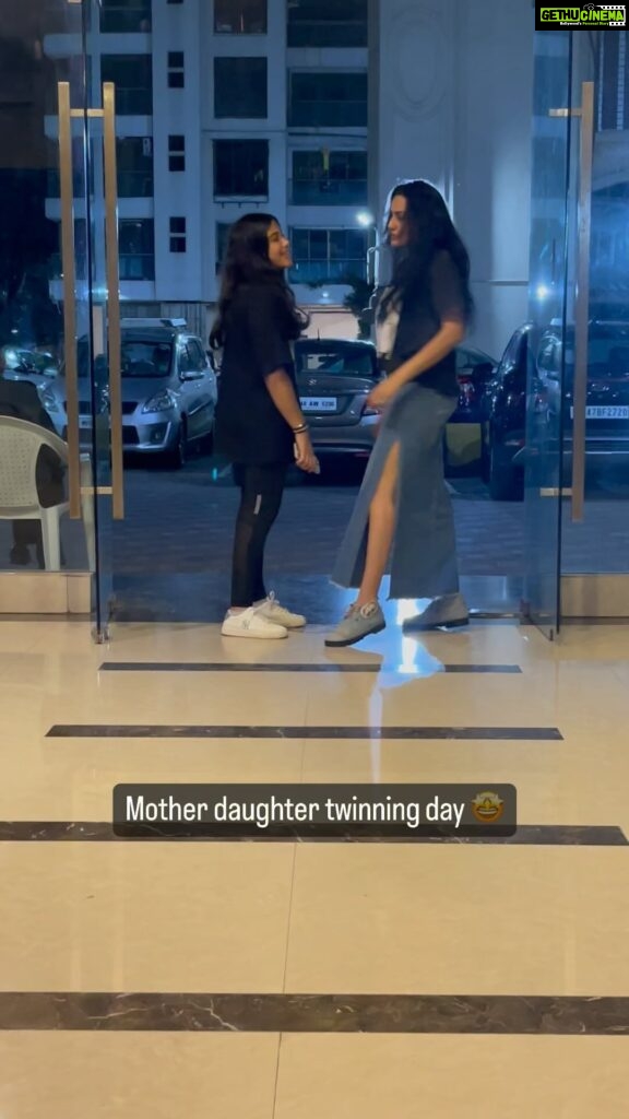 Kamya Punjabi Instagram - #motherdaughter #twinning #aara #kamyapunjabi