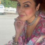 Kamya Punjabi Instagram - #truethat #rickshawride #myfav #kamyapunjabi @aachho Streets of Mumbai