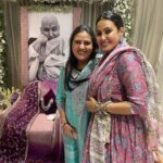 Kamya Punjabi Instagram – Last night at Thakur Sahab’s ✨ 
#birthdaycelebration #happybirthdayrajivthakur 
#gurujisatsang @rajivthakur007

@aachho