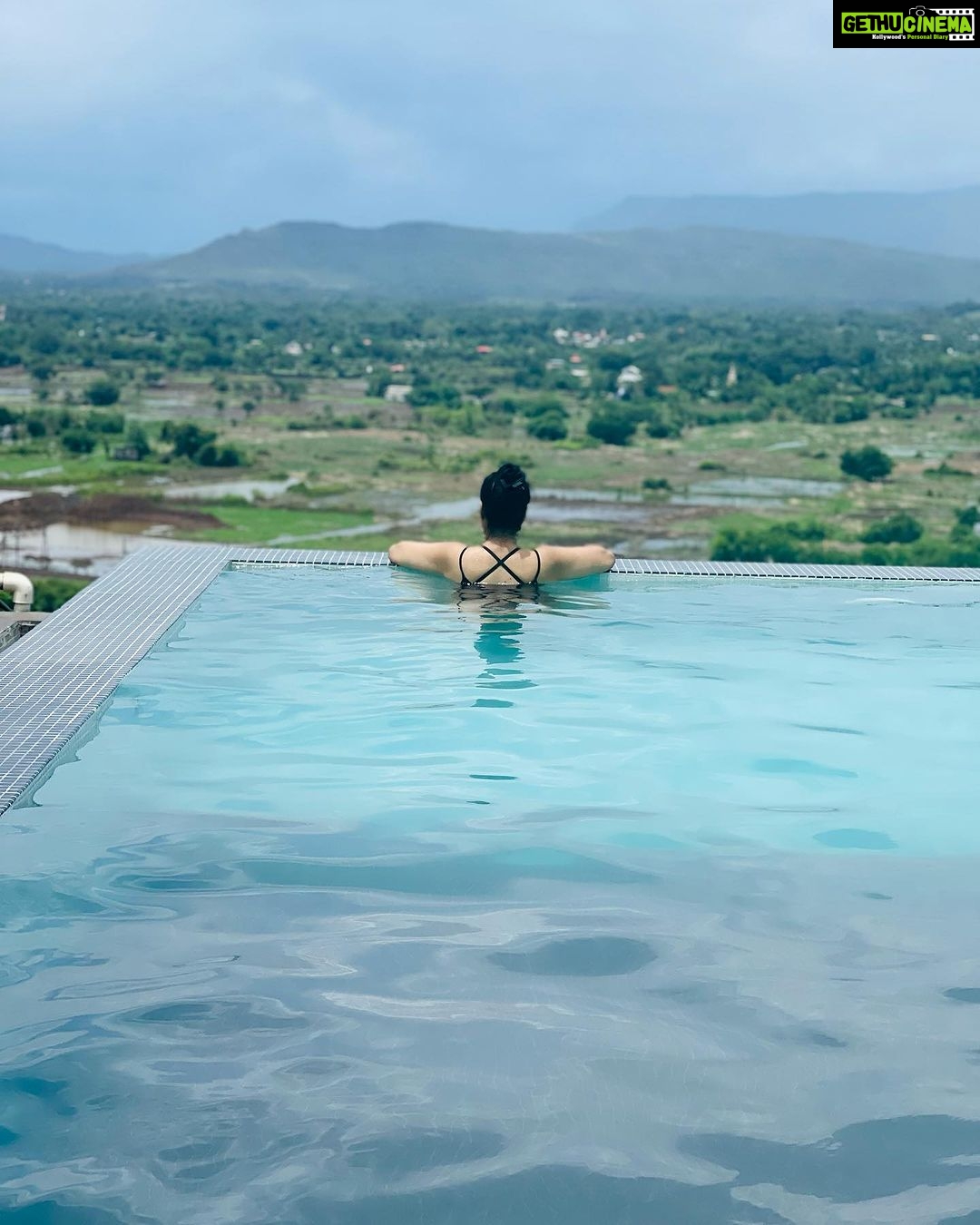 Kamya Punjabi Instagram - #monsoon ka #mazza with my girls @theforestclubresort @zuperhotels