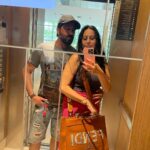 Kamya Punjabi Instagram - #mirrorselfies 🤩 #kasha #kamyapunjabi #shalabhdang