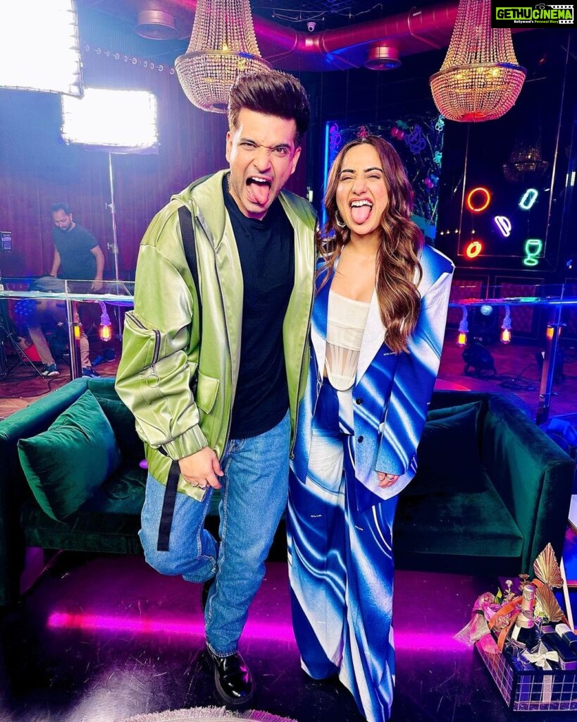 Karan Kundrra Instagram - KK X KK (we tried to give Vogue but we couldn’t stop laughing) catch our banter with @renil.abraham on Invite Only on @amazonminitv pata nahi kya hee bola hai but @kkundrra gave us a lot of life lessons so don’t miss that pls Karan is styled by @shreeum I am styled by @mohitrai with @tarangagarwalofficial Outfit : @cilvrstudio Accessories : @tuula.jewellery