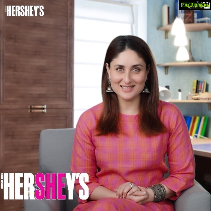 Kareena Kapoor Instagram - This International Women’s Day... HERSHEY’S and I have partnered to celebrate and place the spotlight on all the amazing powerhouses out there. It’s our way of telling the world that it is HER strength that inspires... and it is SHE who is special. So go ahead and celebrate the sheroes in your life. Visit hershe.co.in to surprise the women in your life with a personalised message from me 💖 Happy International Women's Day to all the sheroes out there 💪🏼☺️✨️ #HerShe #HERSHESpotlight #HersheysIndia #Hersheys #BetterTogether #DipTheMomentInHersheys #InternationalWomensDay #WomensDay #Ad