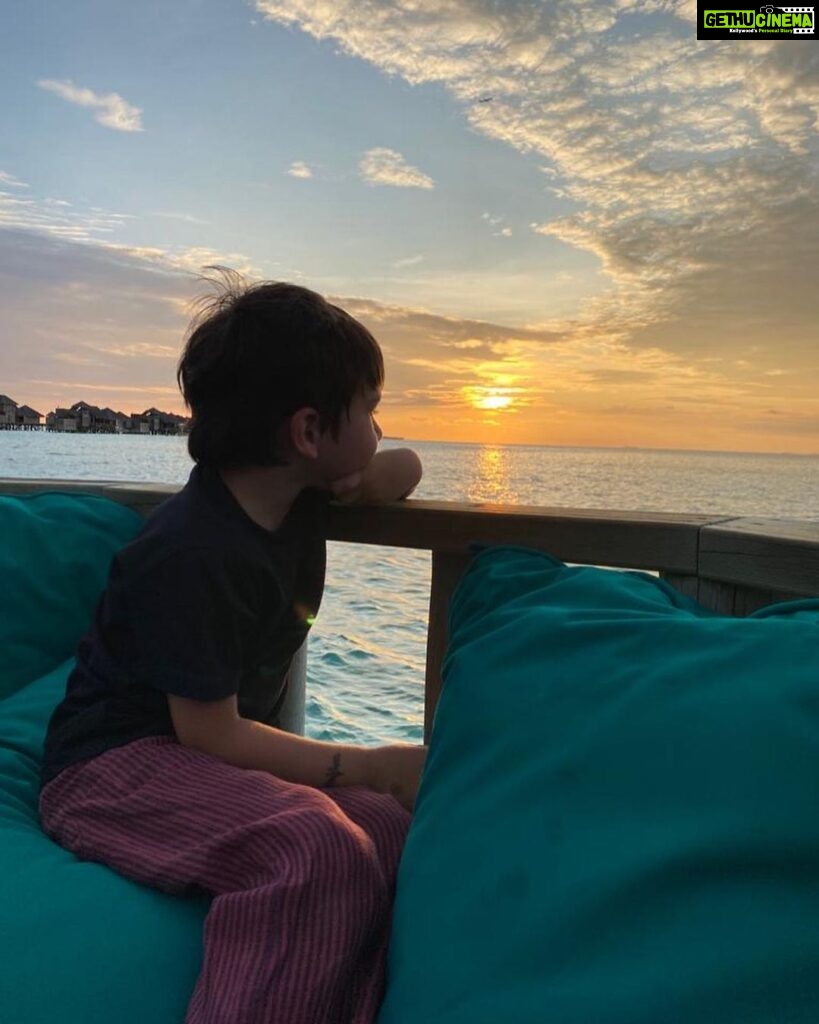 Kareena Kapoor Instagram - Tim,can you see the ends of the earth?Cause that’s how much I love you❤️ Keep dreaming my child,chasing sunsets and searching… And ofcourse jumping on our bed making your own music,strumming your air guitar… And when you make your own band…you know who is going to be cheering the loudest?❤️ Happy Birthday Son…❤️ #My Tim Tim#Mera beta#Happy birthday Tim❤️