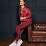 Kareena Kapoor Instagram – Vogue up like this 💃🏻🛋️ @pumaindia

Shop the all-new PUMA X VOGUE collection and more AW22 styles on PUMA.com. Click the link in bio. 

#PUMAxKareena #Ad