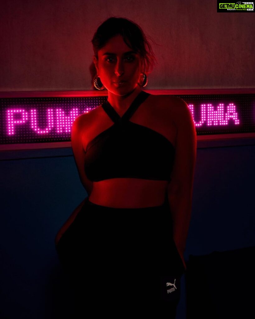 Kareena Kapoor Instagram - 🧡🖤 permanent mood Click the link in bio to check our favourite styles. #PUMAxKAREENA #Ad