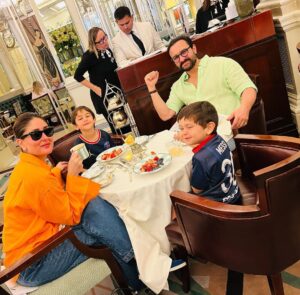 Kareena Kapoor Instagram - We like our breakfasts to be CoLoUrFuL🤩😍♥️🌈
Summer of 2023❤️
