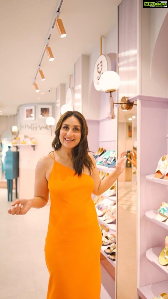 Kareena Kapoor Instagram - For me it was like being a kid in a candy store 😉 👠 💕 Loved the new collection @fizzygoblet! #Fizzygoblet x #KareenaKapoorKhan #PaidPartnership Fizzy Goblet