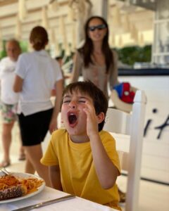 Kareena Kapoor Instagram - Summer Lunches🌈❤️⭐️