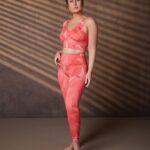 Kareena Kapoor Instagram - Always in focus with @pumaindia 💖✨🥳 Click the link in bio to check out my favourite styles. #PUMAxKAREENA #Ad