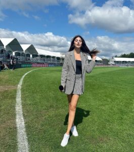 Karishma Kotak Instagram - Back in the habit!!!! #livecricket @gt20canada 🏏🎀