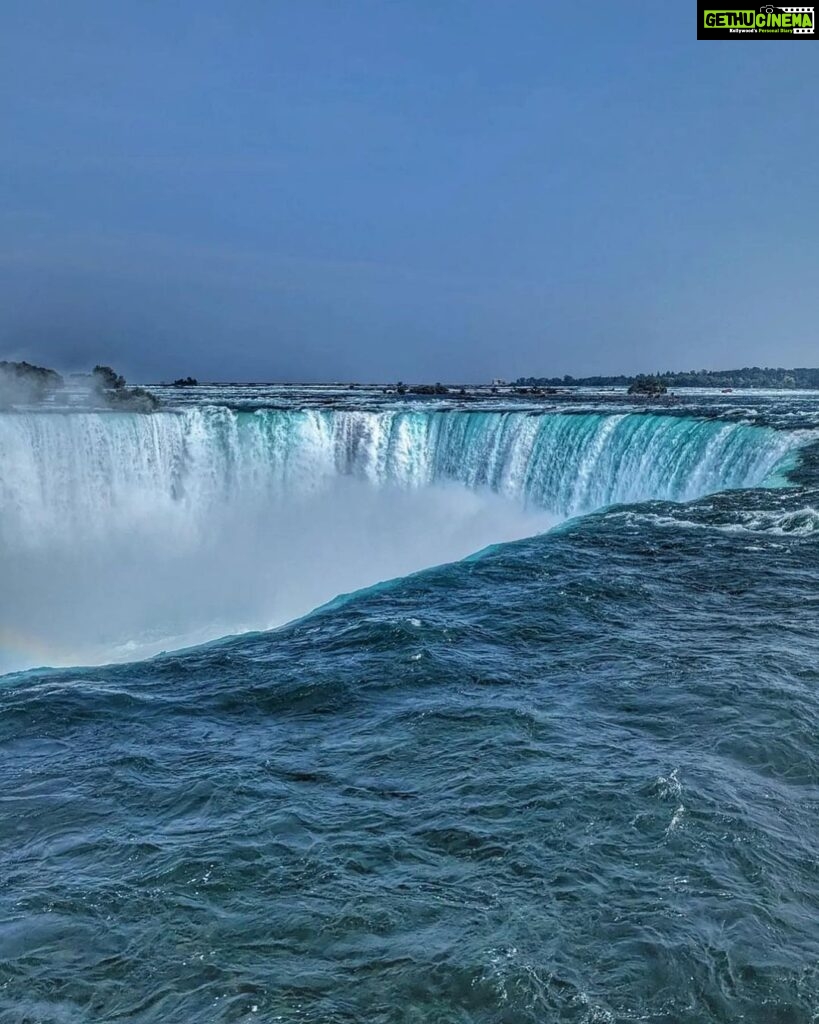 Karishma Kotak Instagram - When nature decides to show off!!!!! Beautiful #niagarafalls 🌊 Niagara Falls