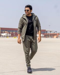 Karthi Instagram - Enjoying this whirlwind tour because of great company and overwhelming love from you guys❤️

#ps2 #ponniyinselvan2

Styled by #poornimaramaswamy 

📸 @arunprasath_photography