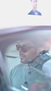 Karthi Instagram - At Kochi ❤️❤️❤️

Styled by #poornimaramaswamy 

Black Kurta -  @rohitgandhirahulkhanna 

Silk kurta & veshti - @zob.ha 

📹@pranavcsubash_photography 
Cuts - @abhishek.g_a