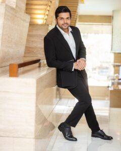Karthi Instagram - Delhiiii thank you for all the love 💙

#PS2 #PonniyinSelvan2 

Styled by #poornimaramaswamy 

Wearing - @rohitgandhirahulkhanna

📸 @arunprasath_photography