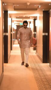 Karthi Instagram - The promotion tour comes to an end. We had a lot of fun traveling together but never expected it would turn out to be emotional too. All set for BIG DAY TOMORROW!

#PS2 #PonniyinSelvan2

Styled by #poornimaramaswamy

Kurtas by  @rohitgandhirahulkhanna

🎥@pranavcsubash_photography

Cuts - @abhishek.g_a